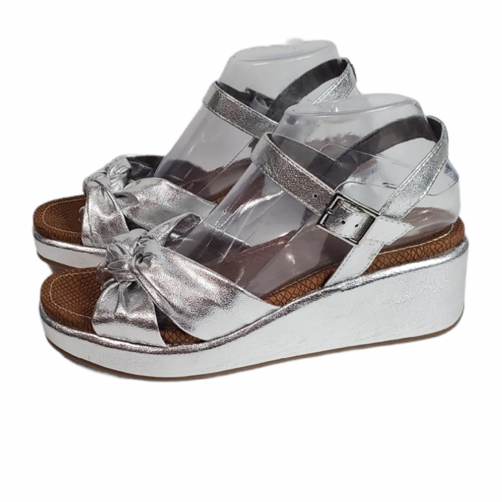 NWOT Circus By Sam Edelman Silver Wedge Sandals
